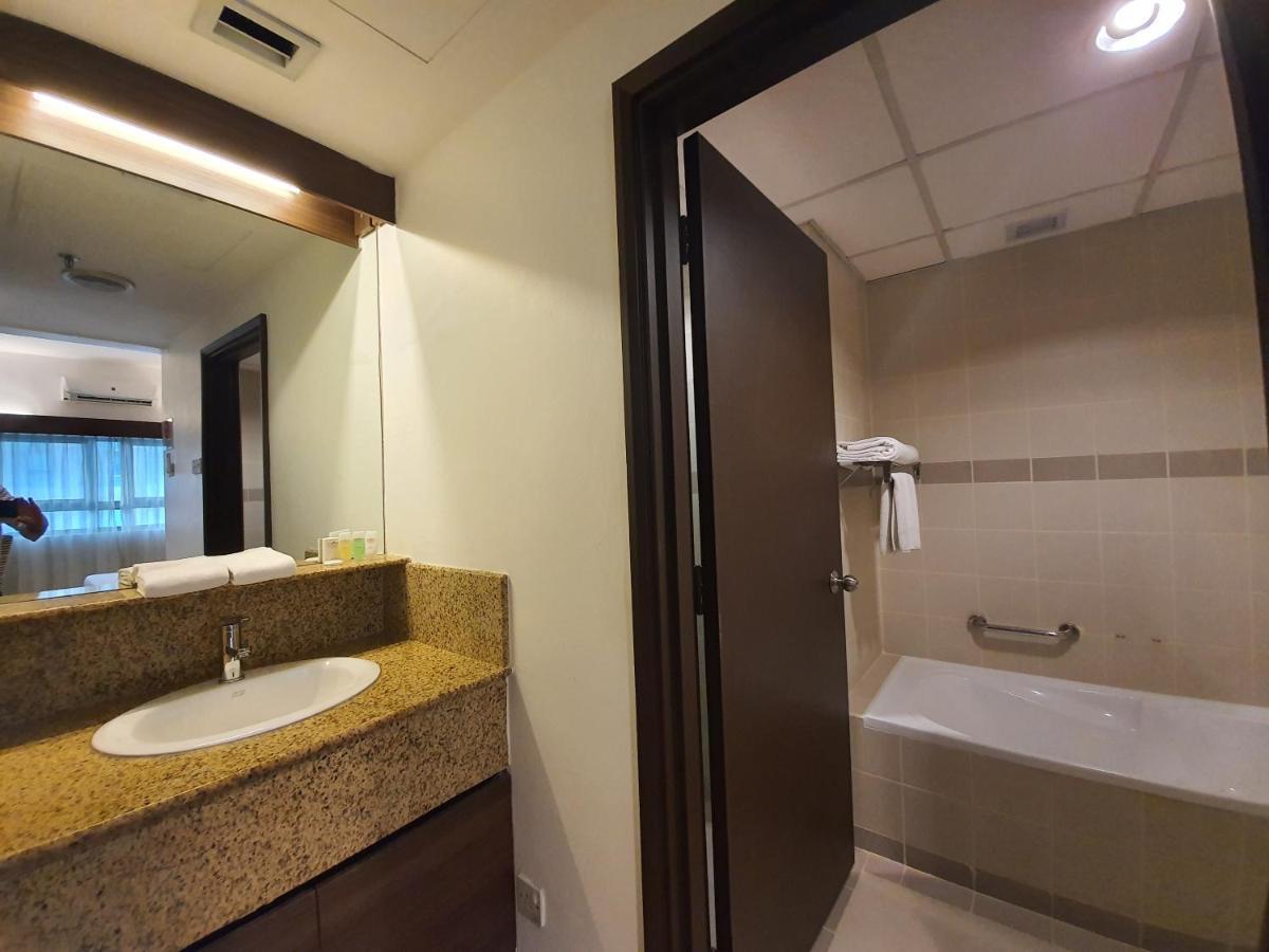 Crown Regency Serviced Suites Куала-Лумпур Экстерьер фото