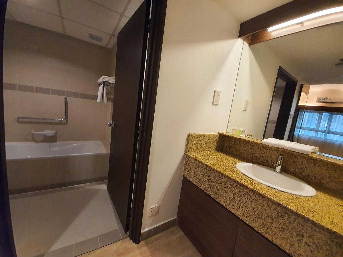 Crown Regency Serviced Suites Куала-Лумпур Экстерьер фото